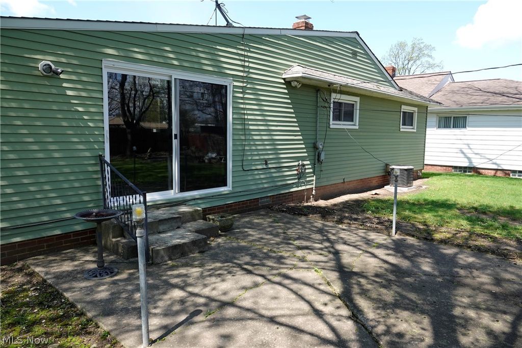 Photo of 1661 Chelmsford Road, Mayfield Heights, OH 44124 (MLS # 5203526)