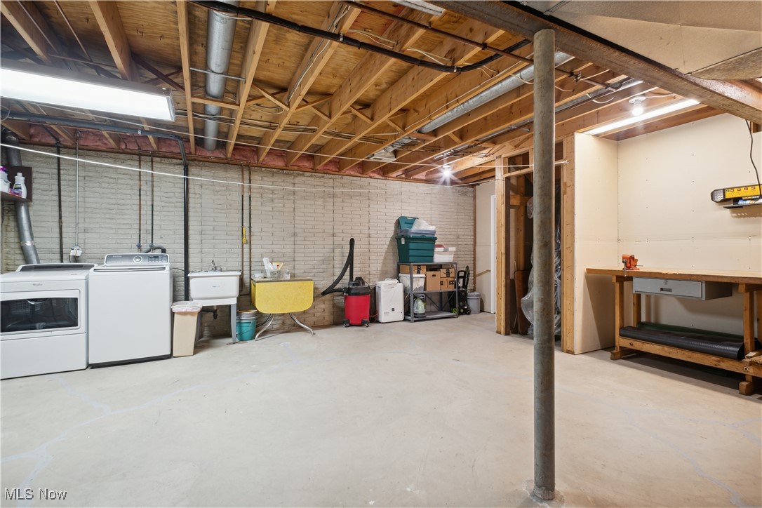 215 State Street, Oberlin, Ohio image 31