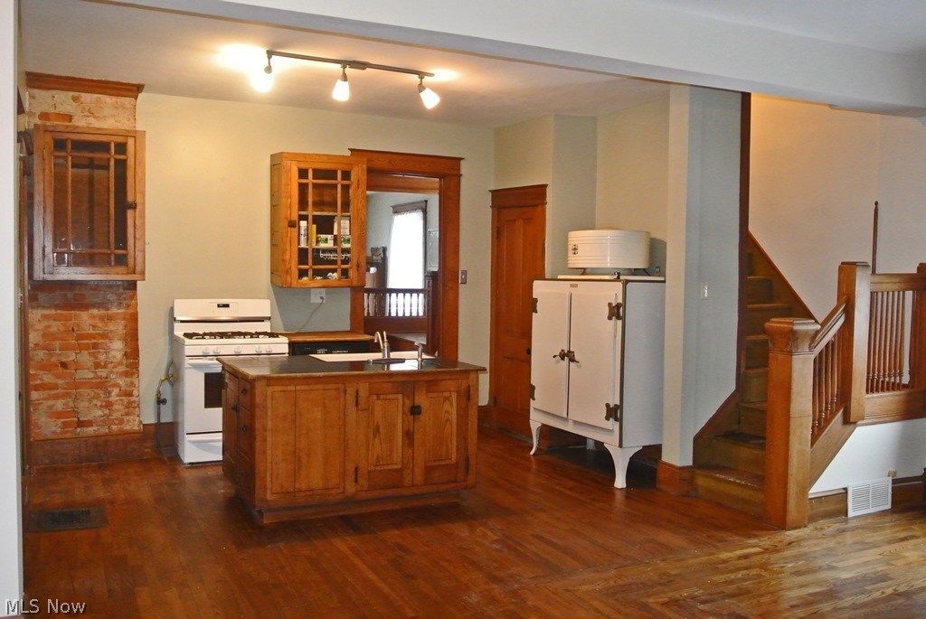 Gale Lot 93 all - Residential Lease