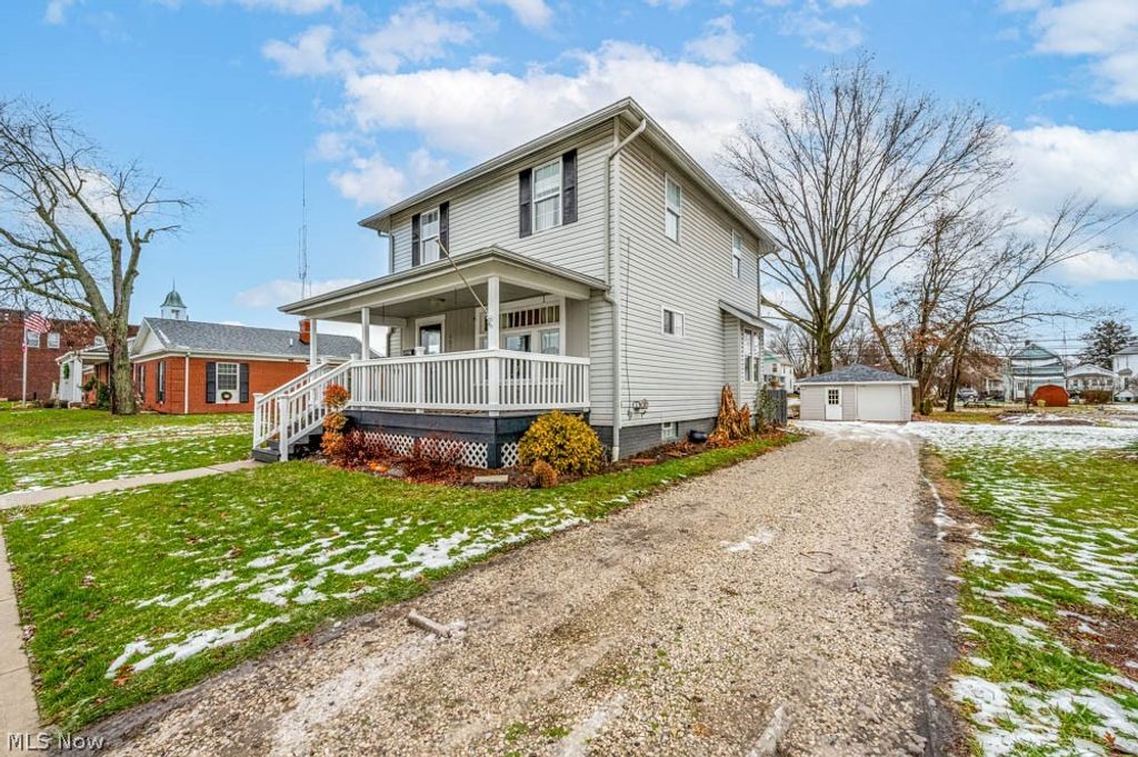 Photo of 157 E Ohio Avenue, Sebring, OH 44672 (MLS # 5188287)