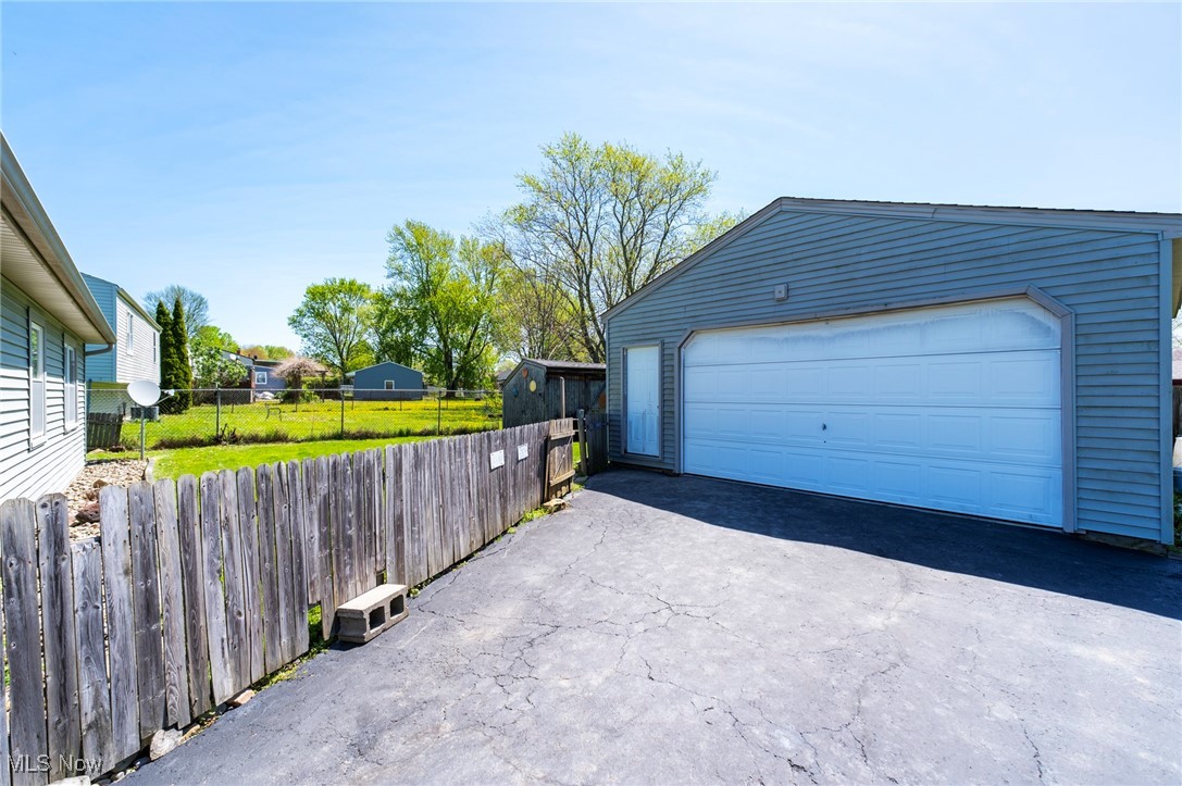 5673 Radcliffe Avenue, Austintown, Ohio image 25