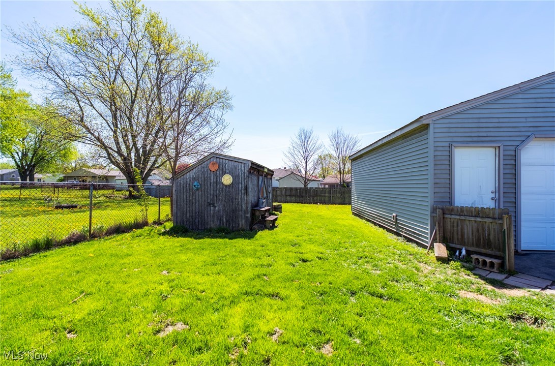 5673 Radcliffe Avenue, Austintown, Ohio image 30