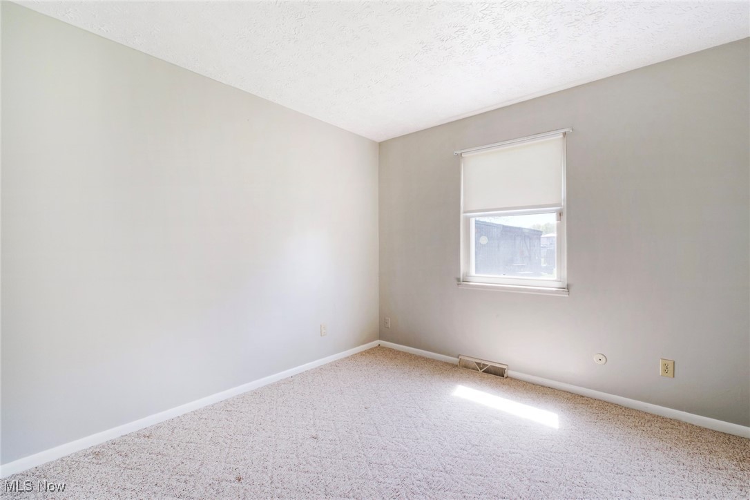 5673 Radcliffe Avenue, Austintown, Ohio image 18
