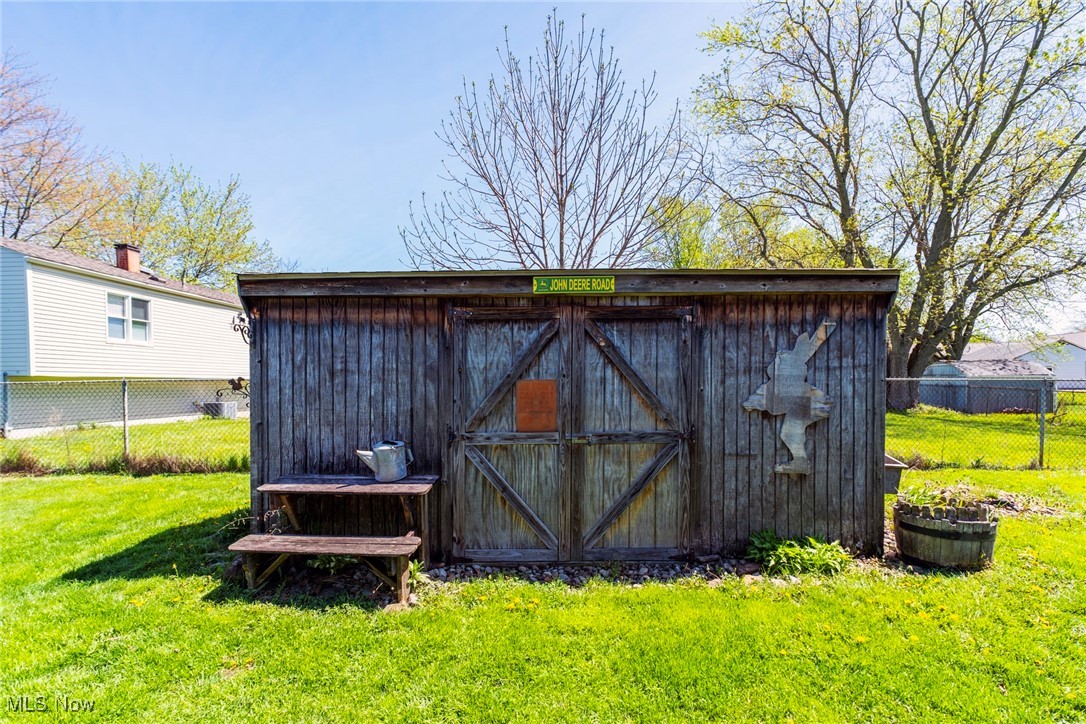 5673 Radcliffe Avenue, Austintown, Ohio image 32