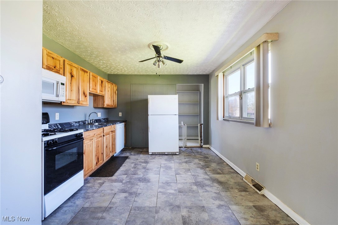 5673 Radcliffe Avenue, Austintown, Ohio image 7