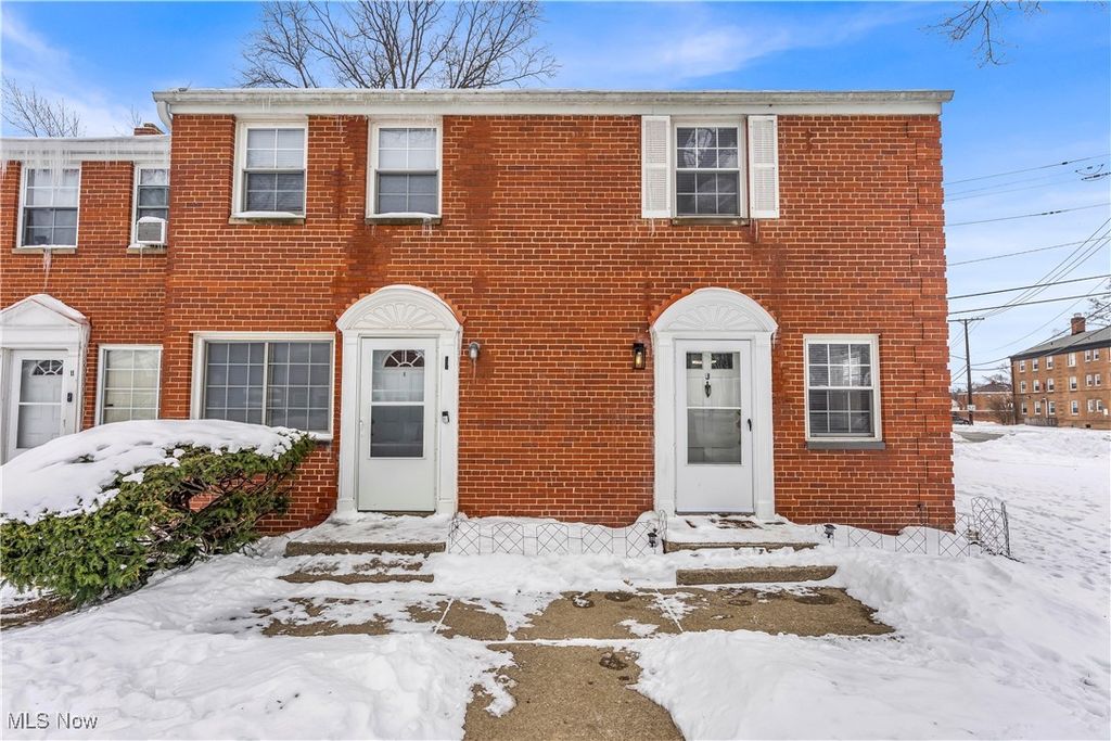 Photo of 422 Clearview Drive, Euclid, OH 44123 (MLS # 5185050)