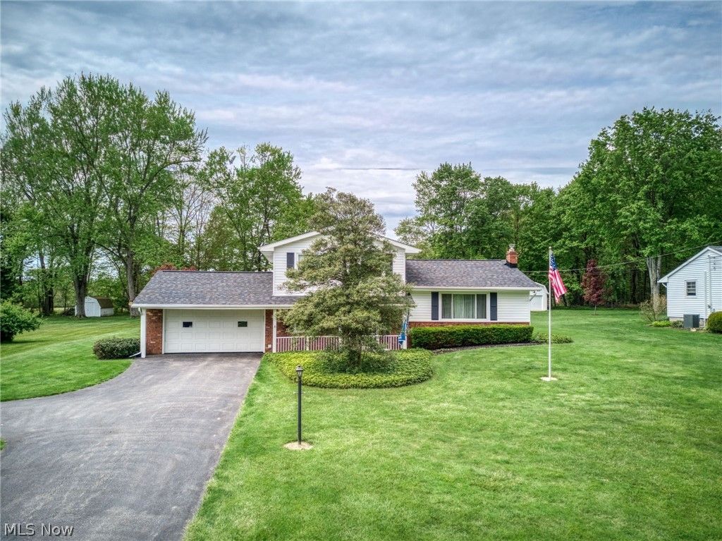 Photo of 14500 Broadwood Drive, Burton, OH 44021 (MLS # 5210868)