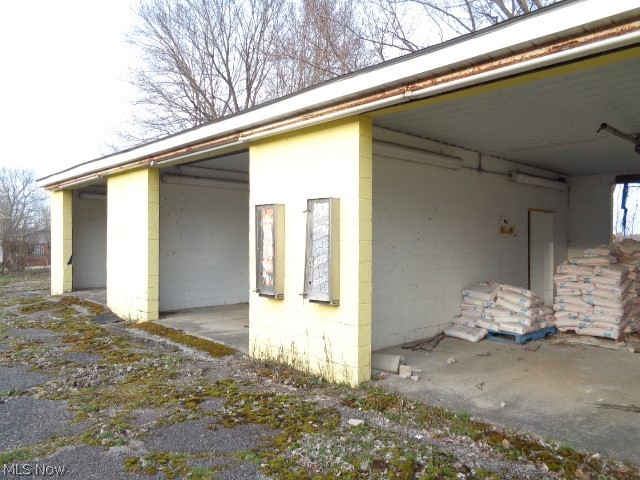 Connecticut Western Reserve - Commercial Sale