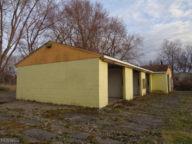 Connecticut Western Reserve - Commercial Sale