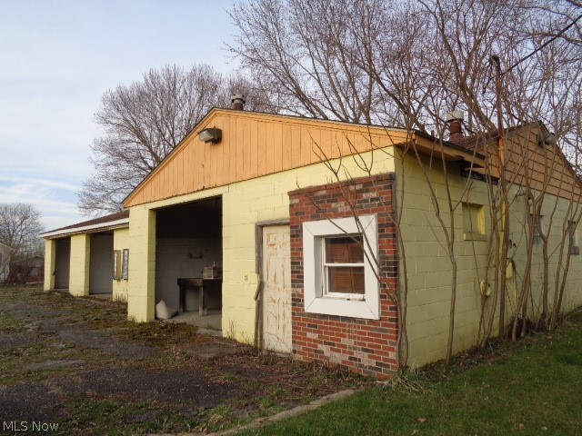 Connecticut Western Reserve - Commercial Sale