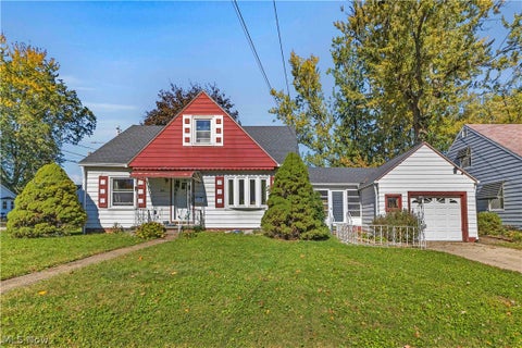 Photo of 809 Curtis Avenue, Cuyahoga Falls, OH 44221 (MLS # 5255526)