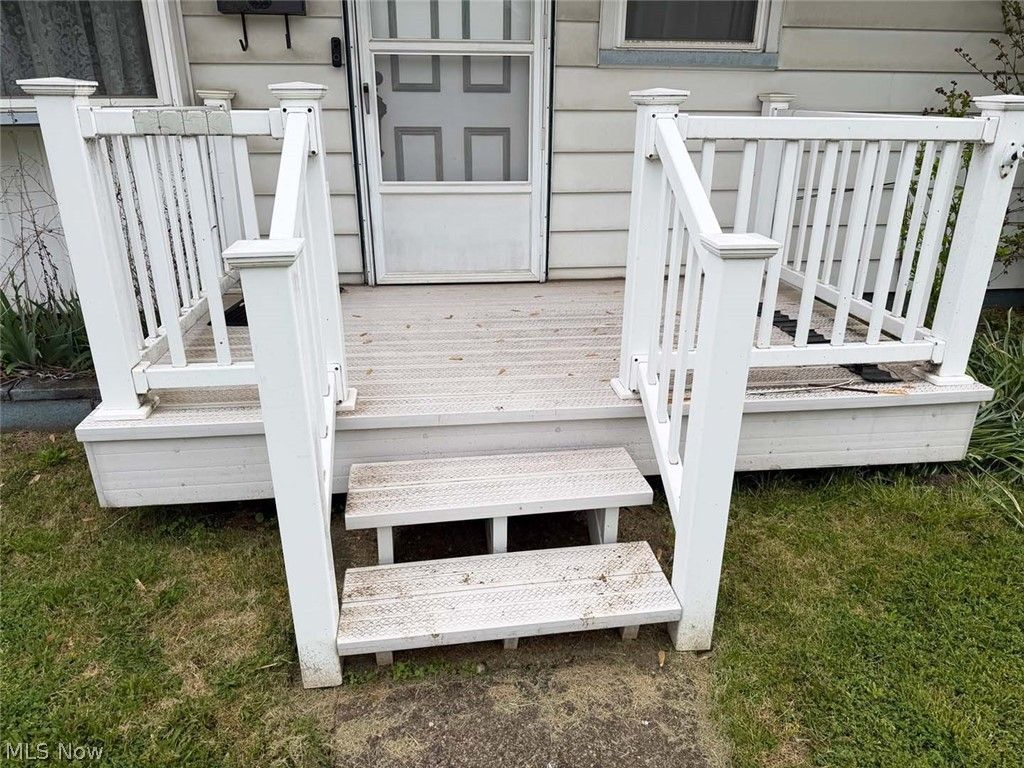 Photo of 1939 Midway Avenue NE, Canton, OH 44705 (MLS # 5207259)