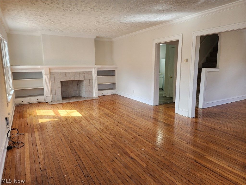 Photo of 2060 Rossmoor Road, Cleveland Heights, OH 44118 (MLS # 5199851)