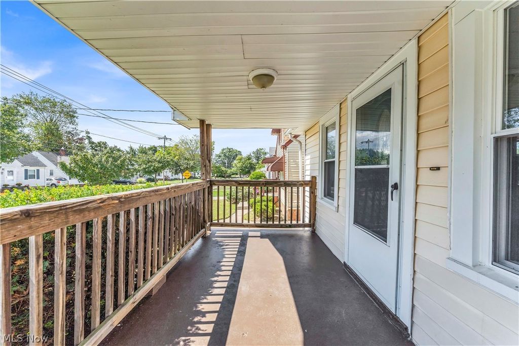 Photo of 19409 Raymond Street, Maple Heights, OH 44137 (MLS # 5205061)