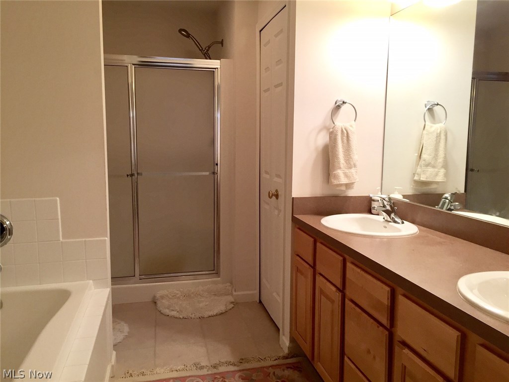 Greenwood Hlnds Condo Ph 9 - Residential