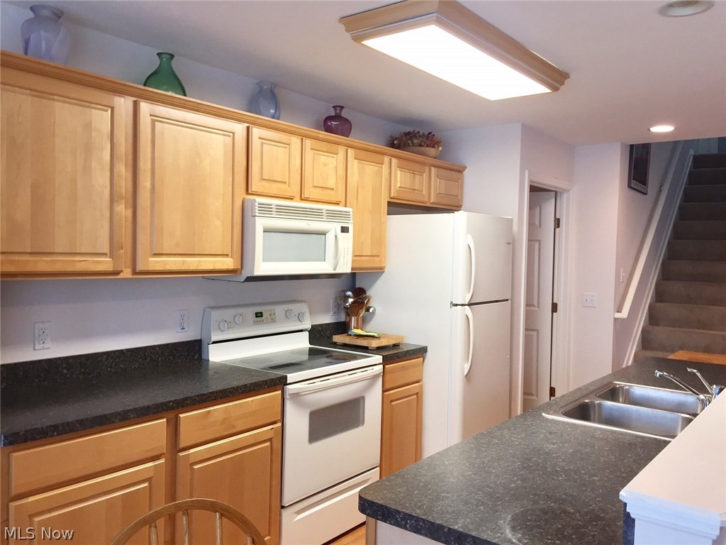 Greenwood Hlnds Condo Ph 9 - Residential