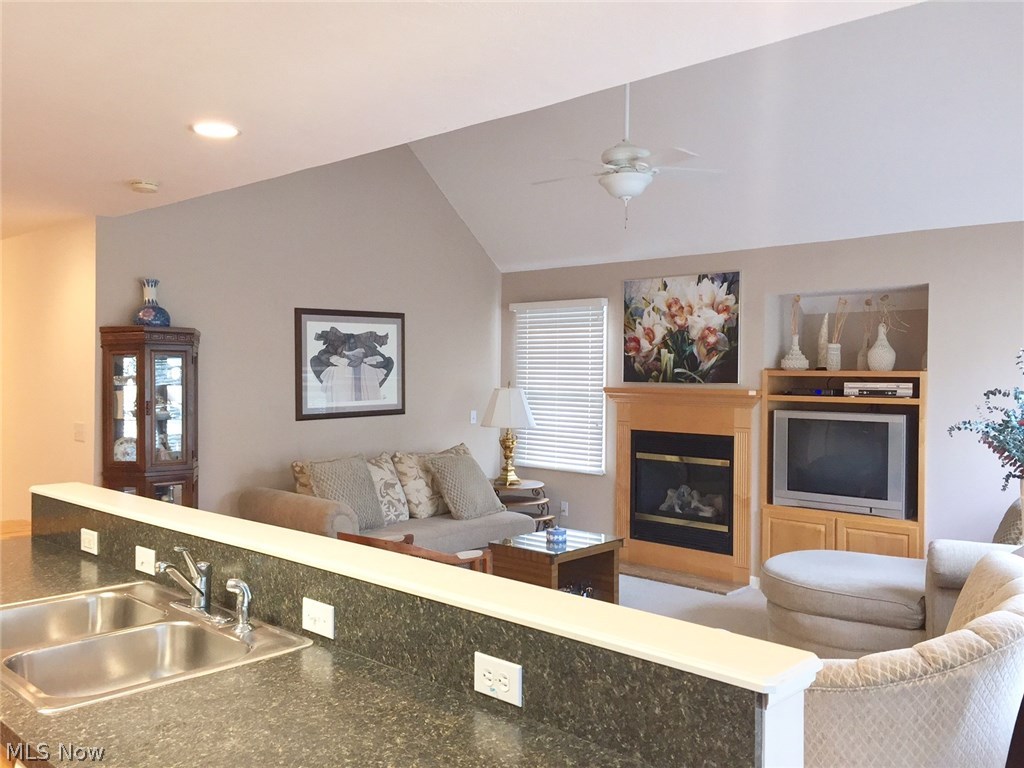 Greenwood Hlnds Condo Ph 9 - Residential