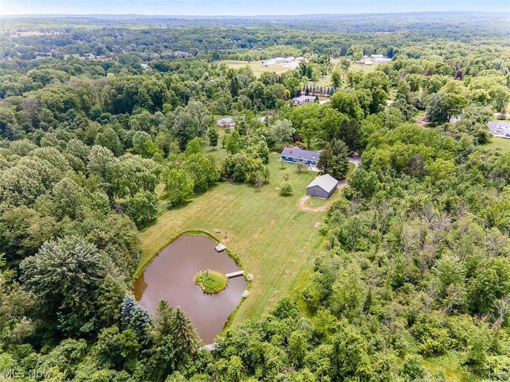 Photo of 11292 Butternut Road, Chardon, OH 44024 (MLS # 5224414)