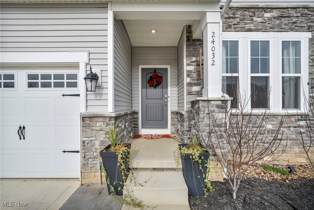 The Estates of Columbia Ridge - Residential