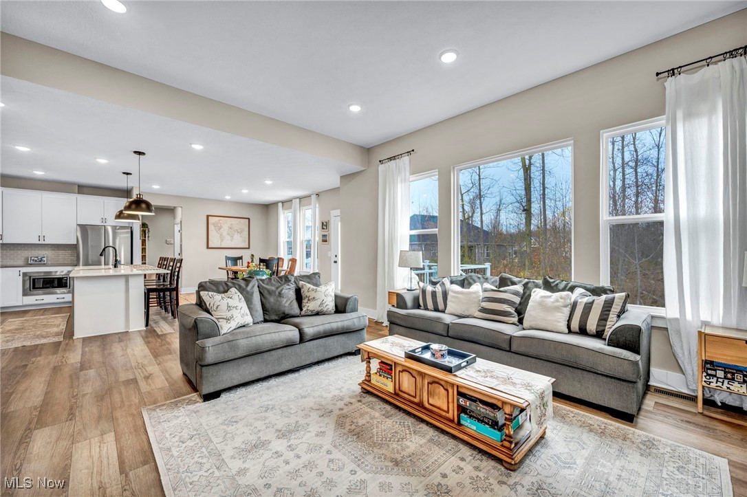 The Estates of Columbia Ridge - Residential