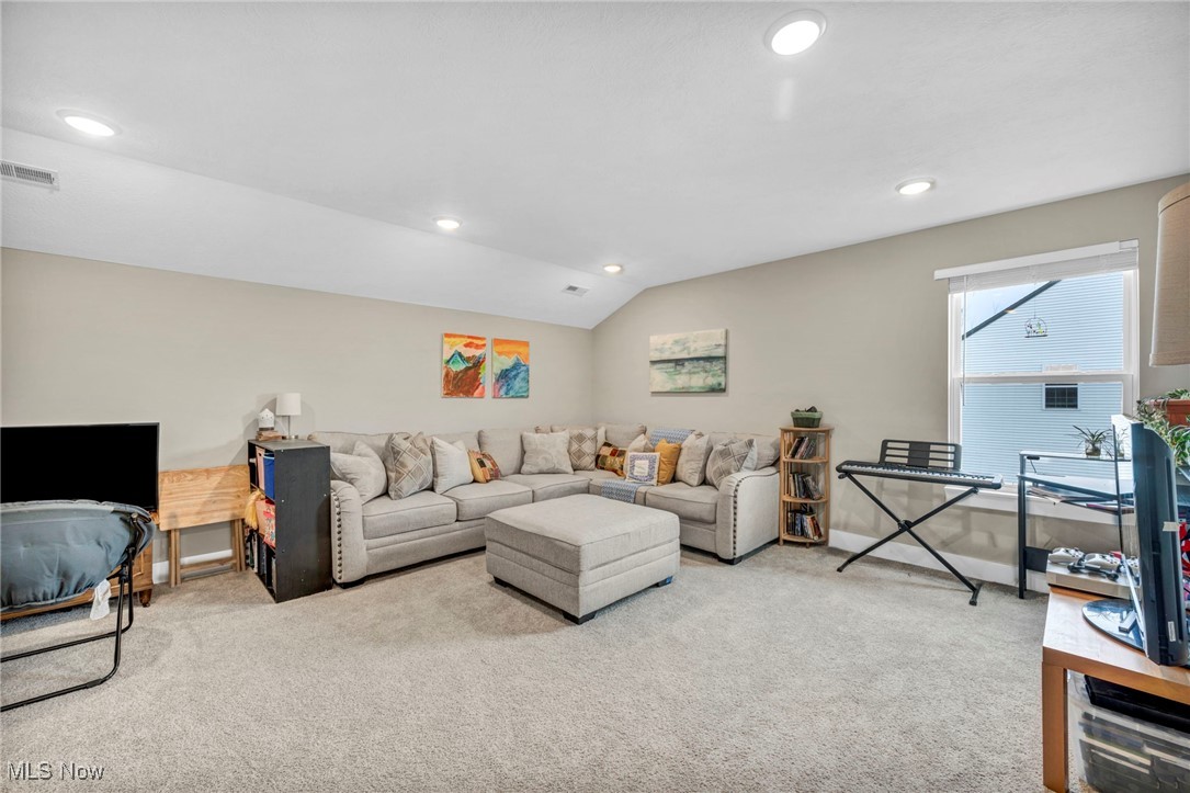 The Estates of Columbia Ridge - Residential