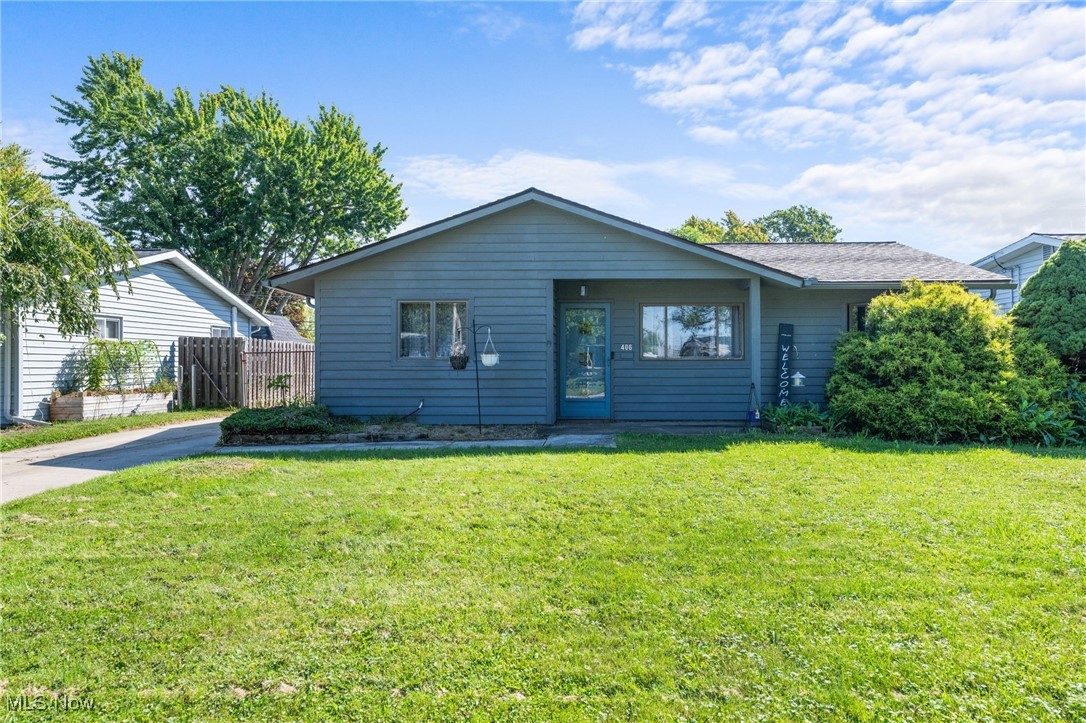 Located in charming Berea, this 3 bedroom, 1 bathroom ranch is ready for a new owner. Complete one story living for making life easy. This home offers a neutral color palette making it feel light and inviting. Outside you’ll find a fully fenced in, spacious backyard with a patio and a covered front porch. Close to shopping, playgrounds and the metro parks. All that’s left to do is move in.