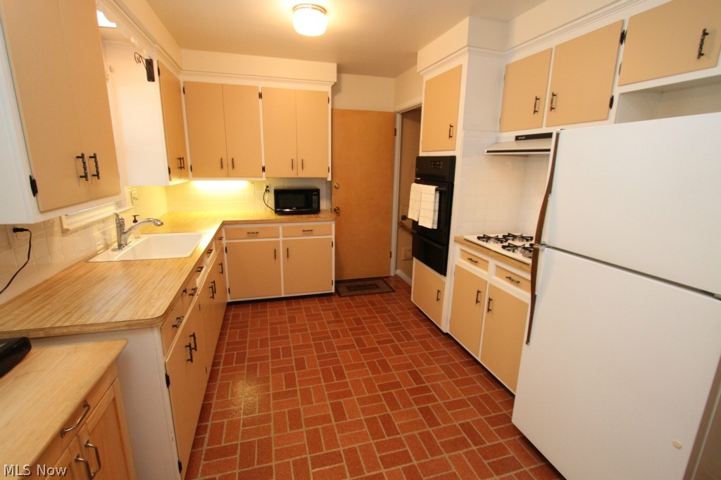 Schwartz & Zaremsky 02 - Residential