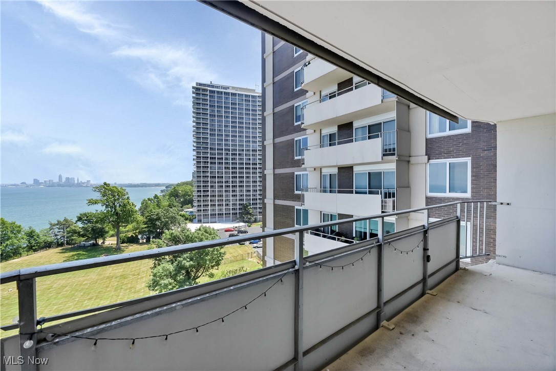 Carlyle Condo - Residential Lease