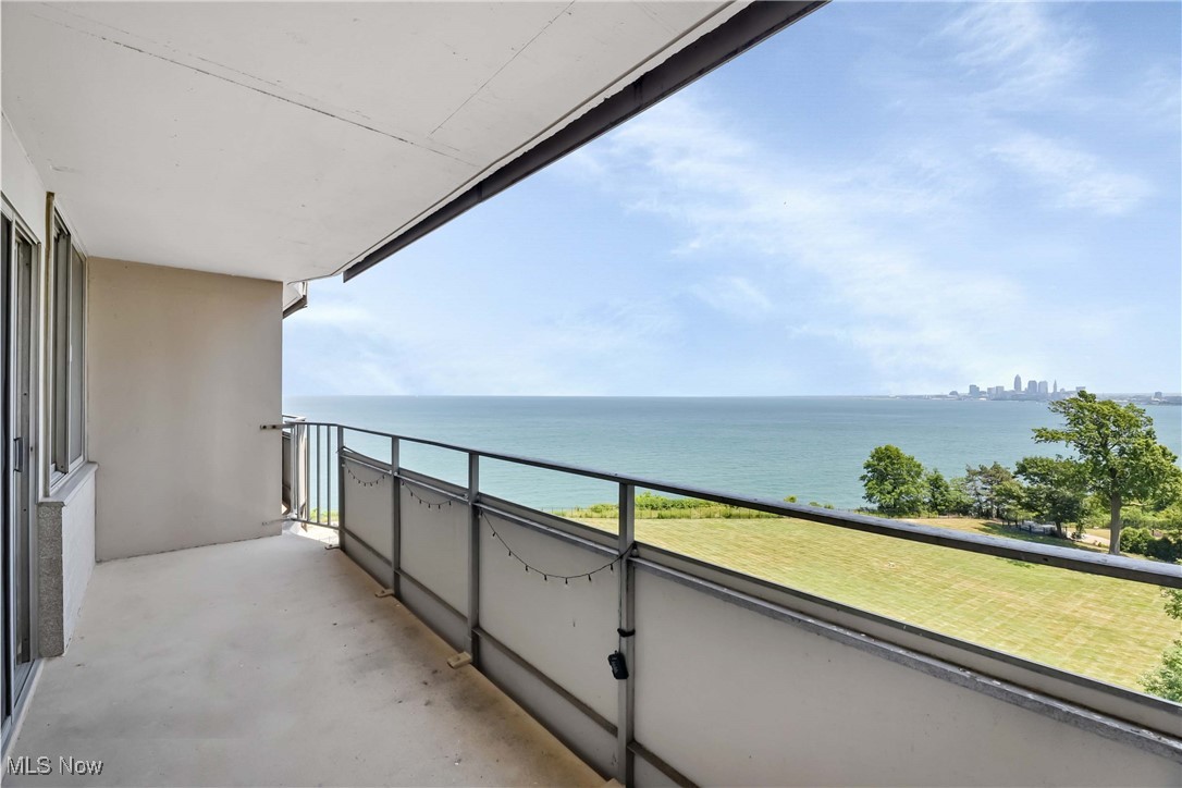 Carlyle Condo - Residential Lease