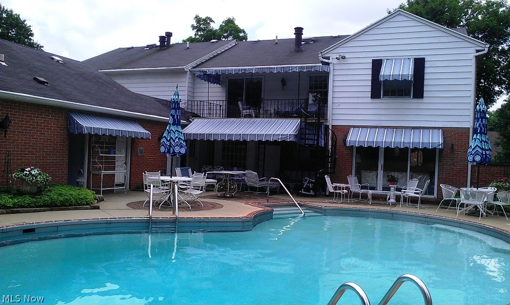 Twin Oaks - Residential Lease