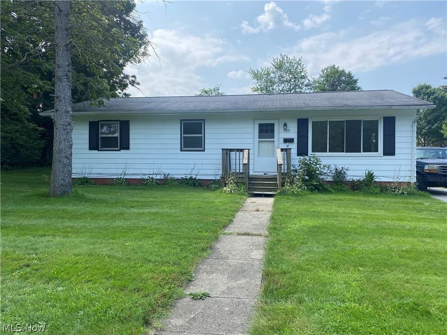 Investors dream come true. Carpet has already been removed from home. Great location, Large lot. Fixer Upper, 3 bedrooms, close to the state park, walking distance to town and schools. Perfect opportunity to make this house your home or create a rental property. Shed in backyard stays. 

Home being sold AS IS. Motivated Seller.