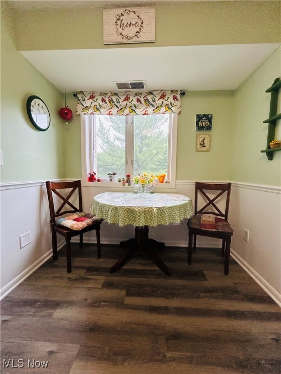 Cuyahoga Falls, Ohio 44223, United States, 2 Bedrooms Bedrooms, ,2 BathroomsBathrooms,Residential,Active,162599