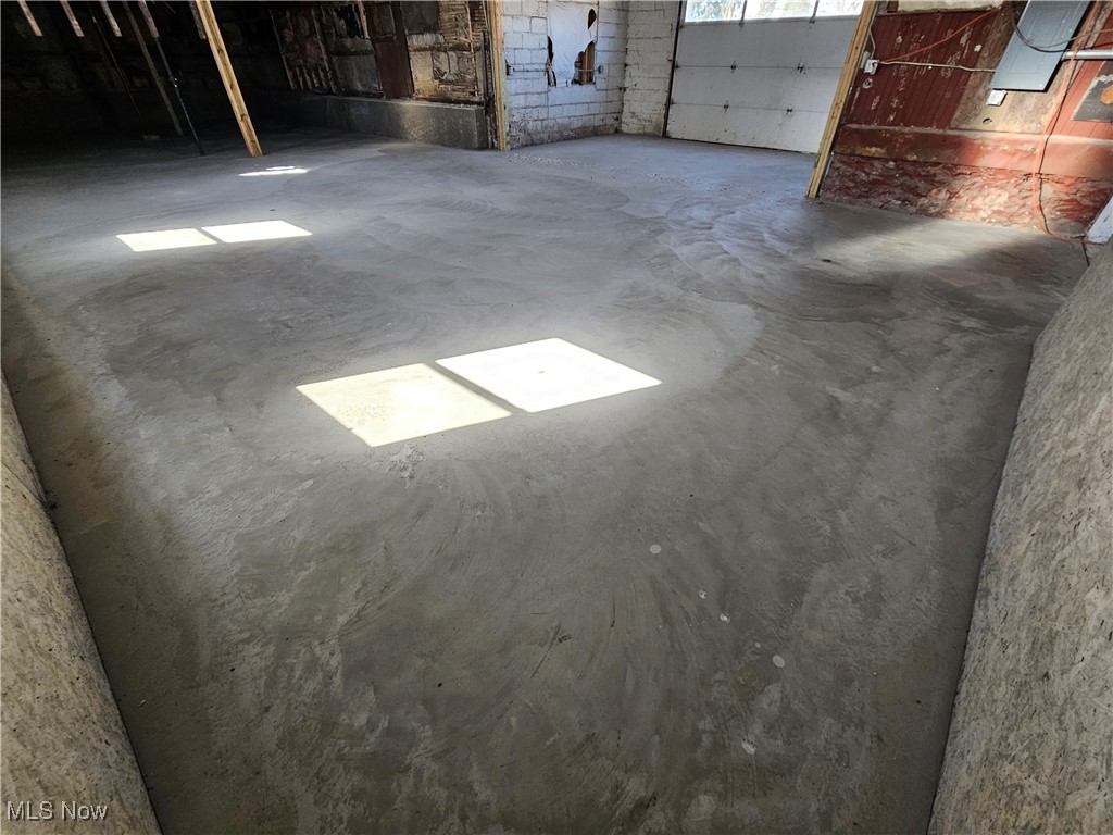 Connecticut Western Reserve - Commercial Sale