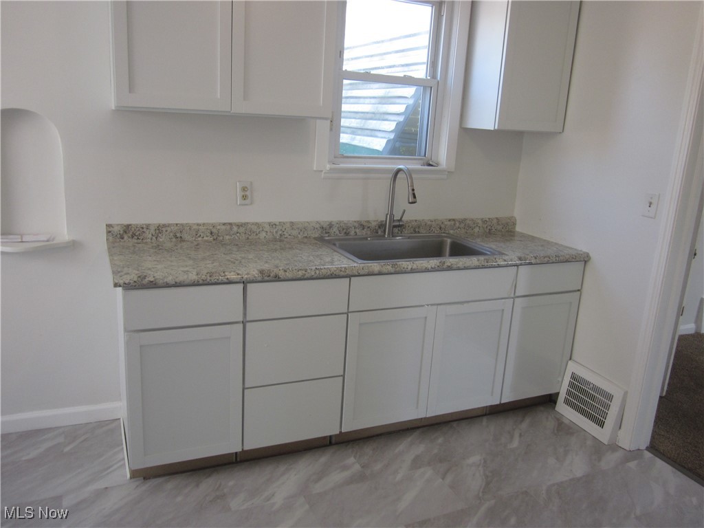 4121 W 57th Street, Cleveland, Ohio image 6