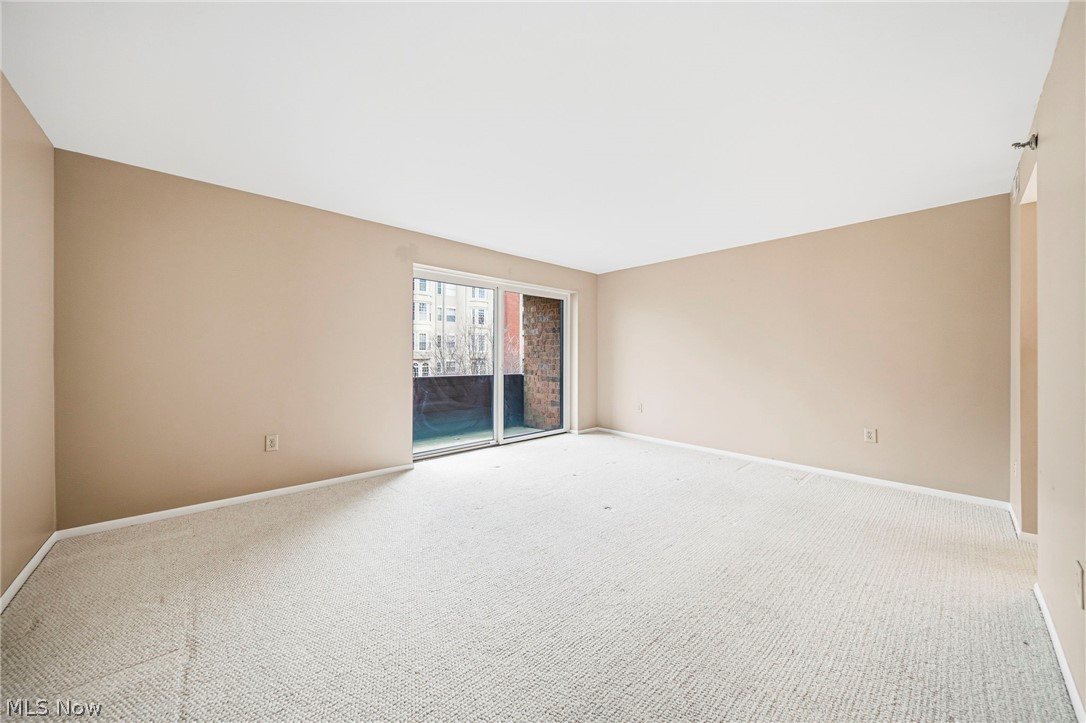 Woodhawk Club Condos - Residential