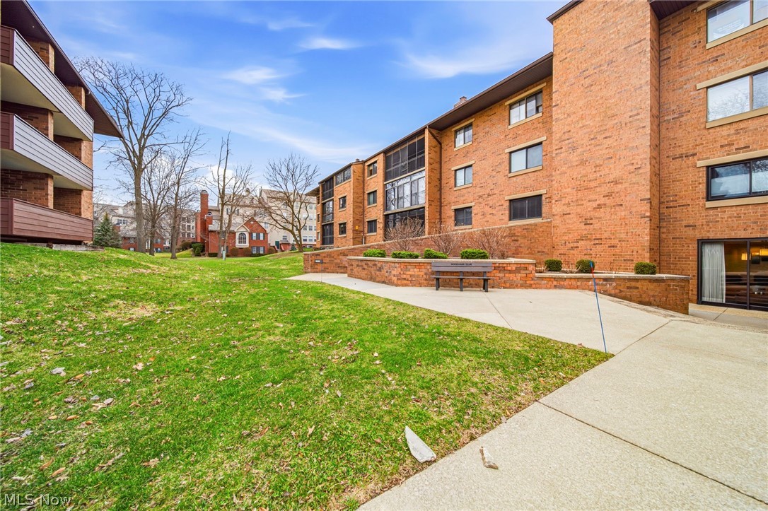 Woodhawk Club Condos - Residential