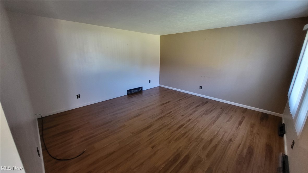 Brooklyn Heights, Ohio 44131, United States, 3 Bedrooms Bedrooms, ,3 BathroomsBathrooms,Residential,Active,231353