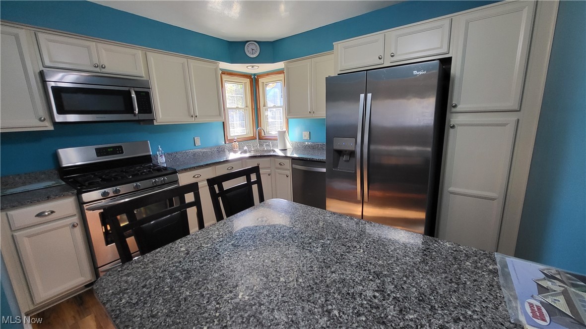 Brooklyn Heights, Ohio 44131, United States, 3 Bedrooms Bedrooms, ,3 BathroomsBathrooms,Residential,Active,231353