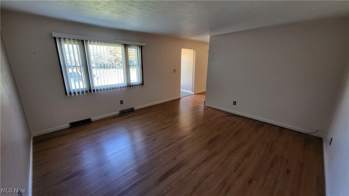 Brooklyn Heights, Ohio 44131, United States, 3 Bedrooms Bedrooms, ,3 BathroomsBathrooms,Residential,Active,231353