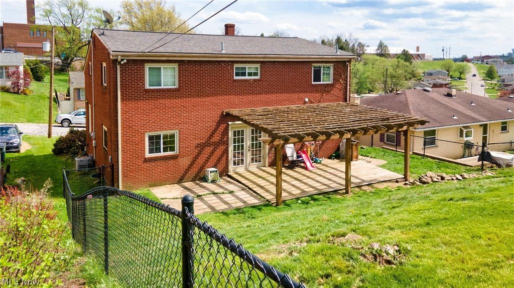 Photo of 325 Garfield Avenue, Steubenville, OH 43952 (MLS # 5201753)