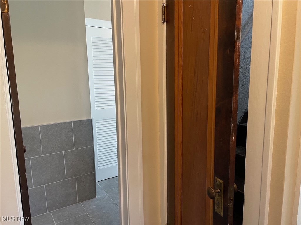 5073 Greenhurst Drive, Maple Heights, Ohio image 29