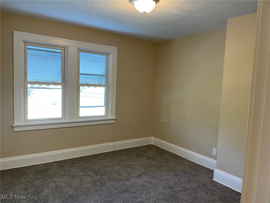5073 Greenhurst Drive, Maple Heights, Ohio image 25
