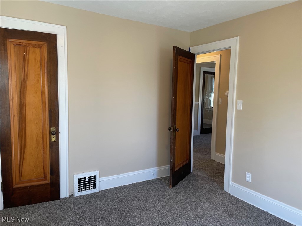 5073 Greenhurst Drive, Maple Heights, Ohio image 28