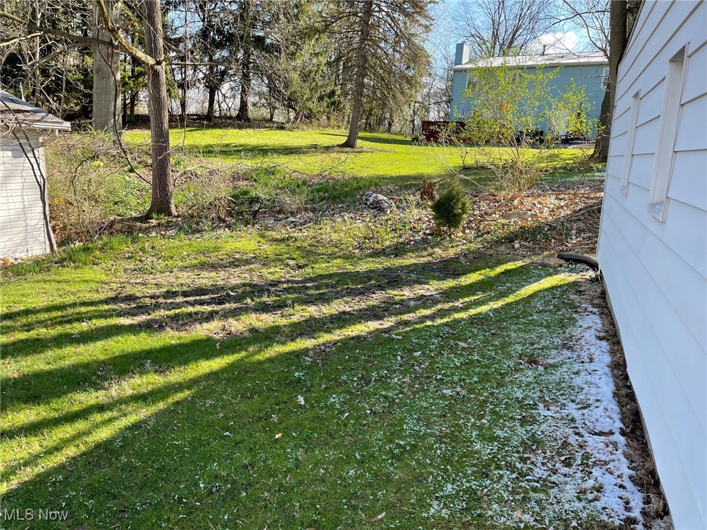 5073 Greenhurst Drive, Maple Heights, Ohio image 10