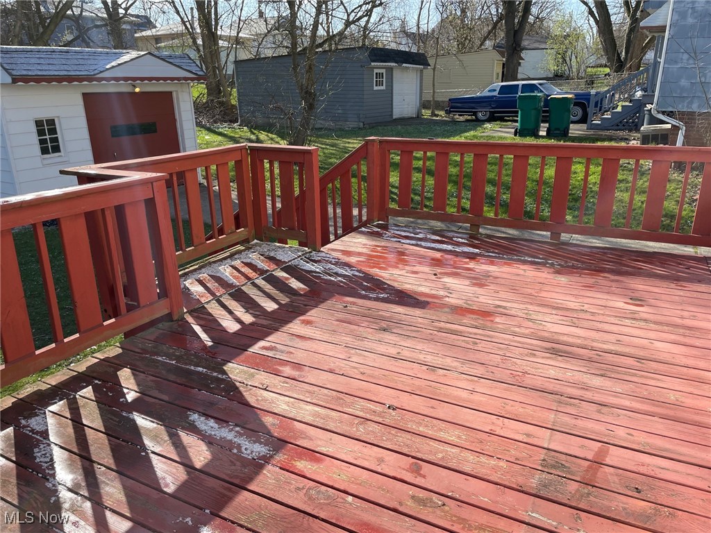 5073 Greenhurst Drive, Maple Heights, Ohio image 12