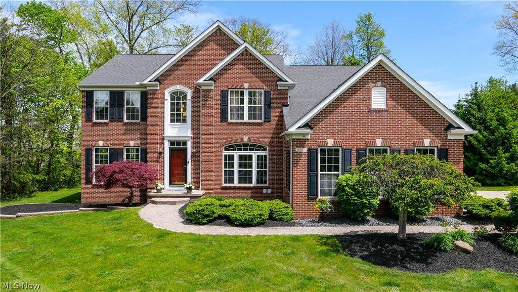 Photo of 9337 Adam Run RUN, Twinsburg, OH 44087 (MLS # 5188913)