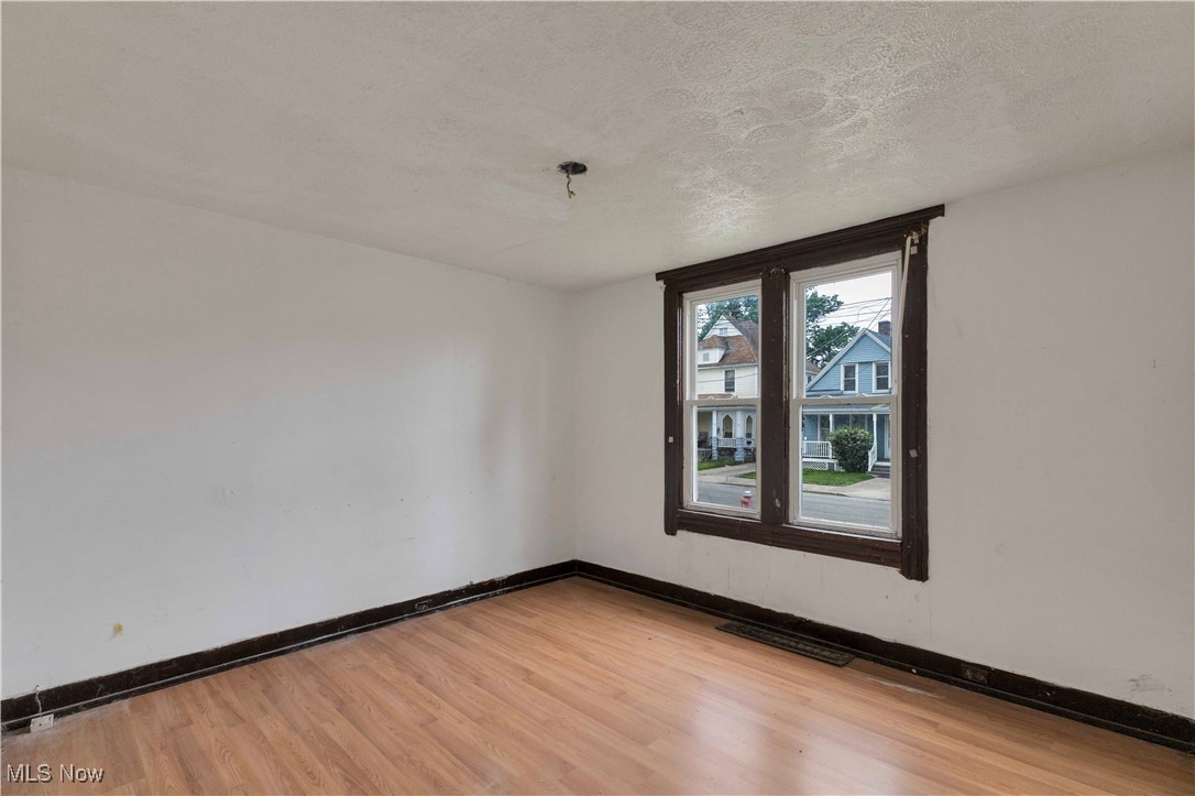 2113 W 104th Street