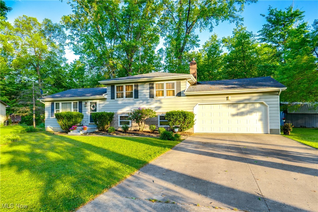 1429 Tomilu Drive, Girard, Ohio image 2