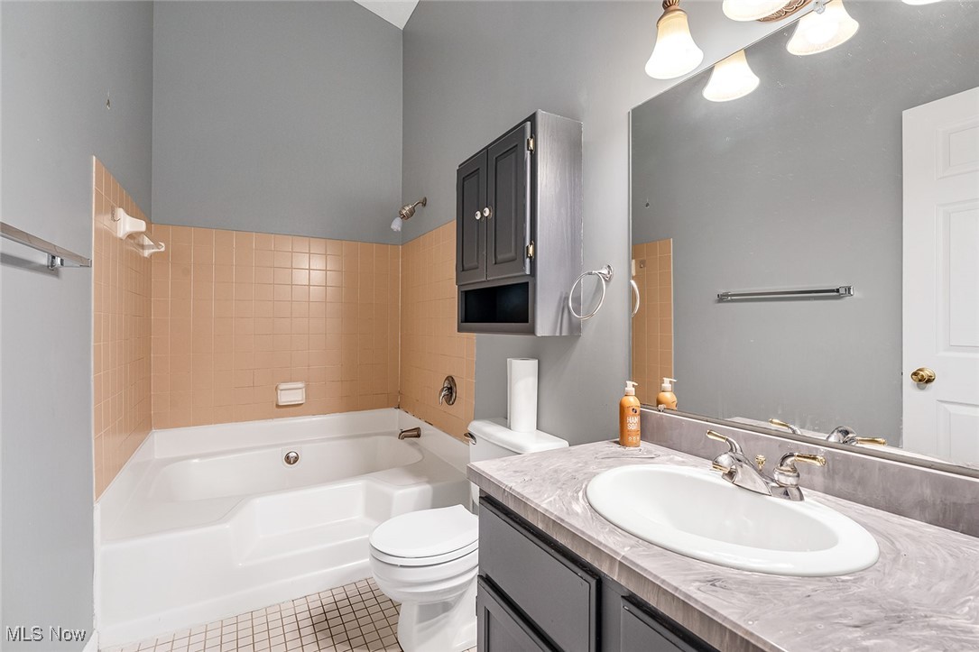 Cross Creek Condo - Residential