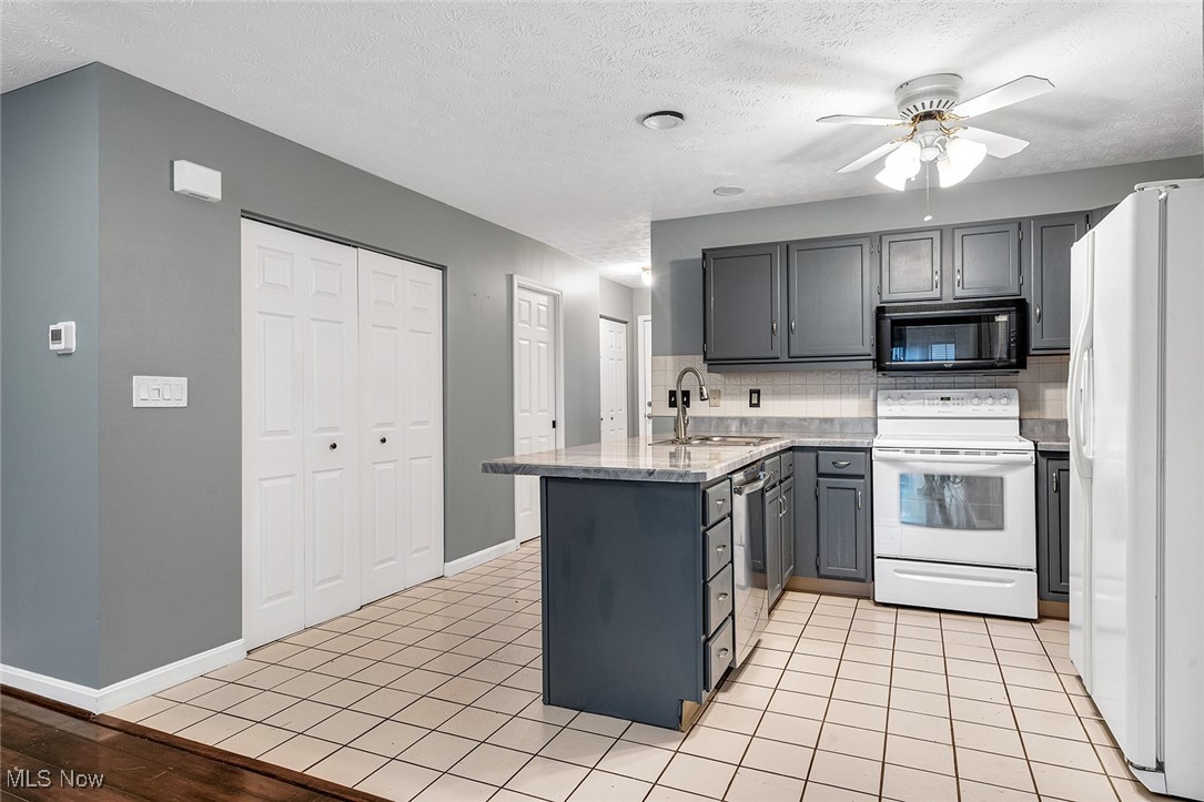 Cross Creek Condo - Residential